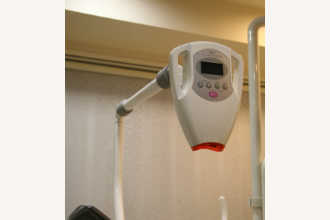 オフィスホワイトニング照射器の写真